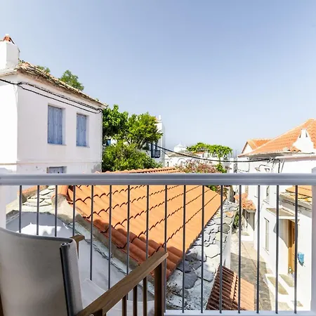 Strada فيلة سكوبيلوس تاون