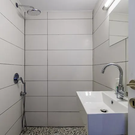 Strada Villa *