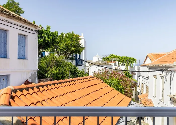 Strada * Skopelos stad